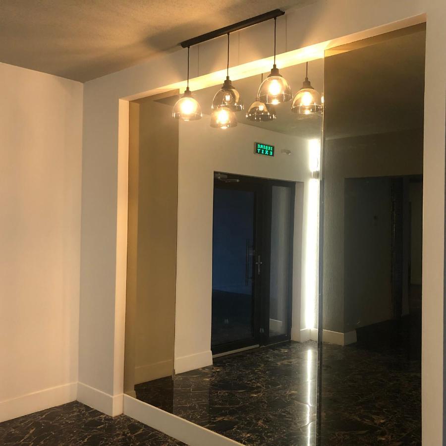 Air Residences - Air 2 Bukares Bagian luar foto