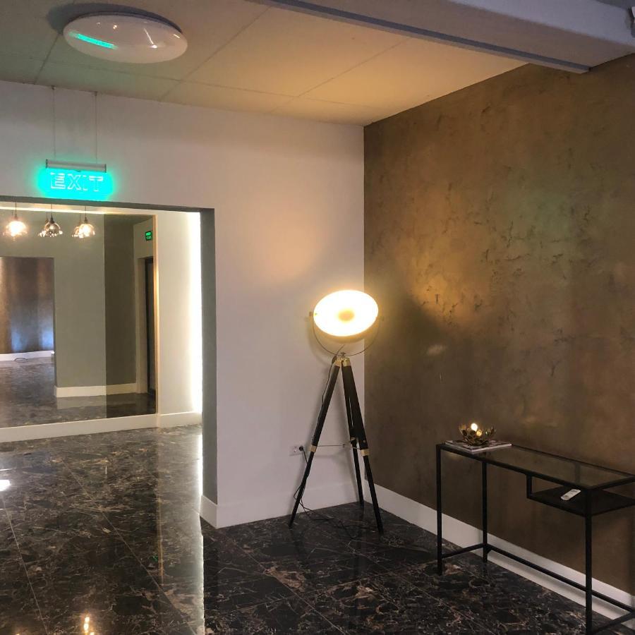 Air Residences - Air 2 Bukares Bagian luar foto