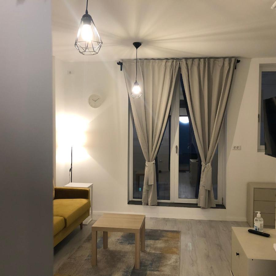 Air Residences - Air 2 Bukares Bagian luar foto