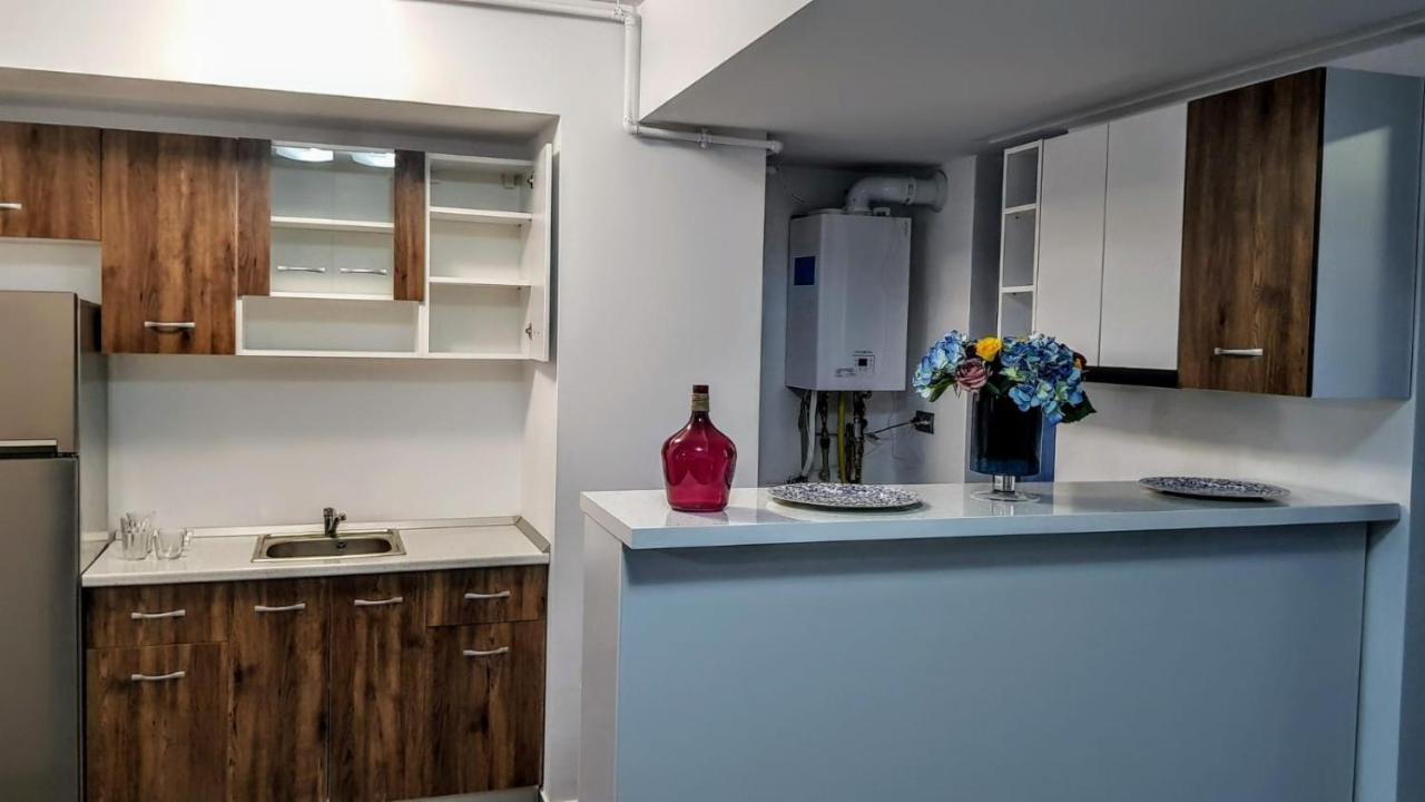 Air Residences - Air 2 Bukares Bagian luar foto