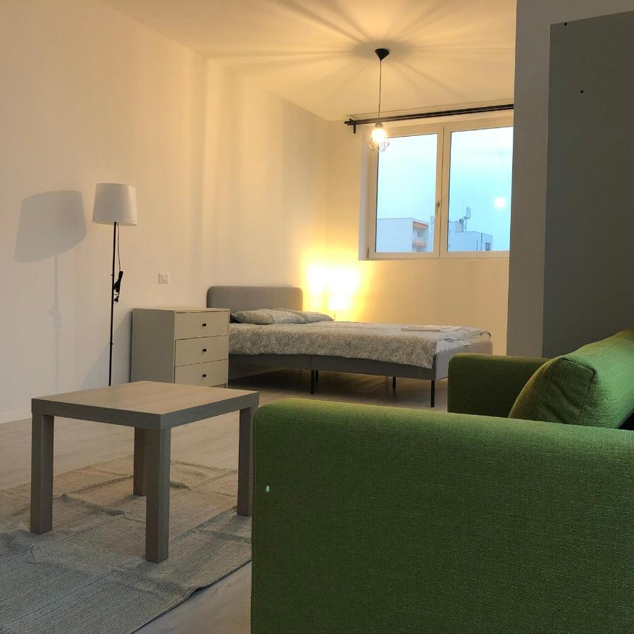 Air Residences - Air 2 Bukares Bagian luar foto