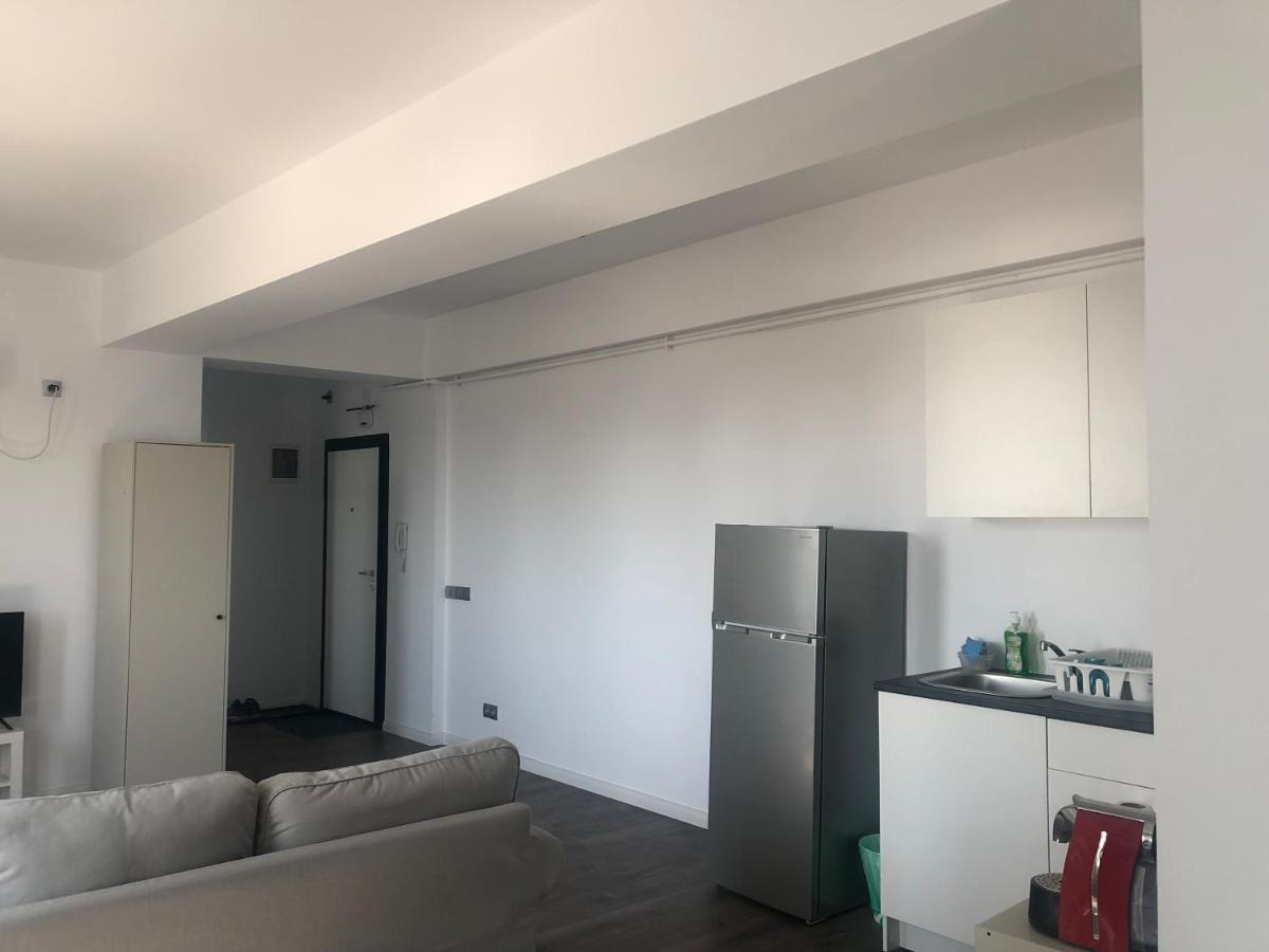 Air Residences - Air 2 Bukares Bagian luar foto
